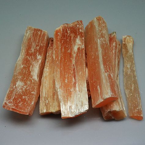 Peach Selenite, Crystal Healing Properties, Crystals Healing Properties, Crystal Therapy, Selenite Crystal, Minerals And Gemstones, Gems And Minerals, Healing Properties, Crystals And Gemstones