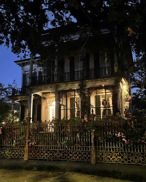 New Orleans, Louisiana New Orleans Aesthetic Dark, The Originals New Orleans, Vintage New Orleans Aesthetic, New Orleans Gothic, Louisiana Gothic, Louisiana Aesthetic, New Orleans Swamp, New Orleans Aesthetic, New Orleans Mansion