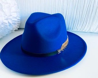 Blue Fedora Hat, Fedora Hat Outfits, White Fedora Hat, Nice Hats, White Fedora, Male Attire, Fedora Women, Spicy Meatballs, Mens Hats