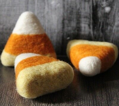 Felt Halloween Decorations, Felted Wool Acorns, Halloween Felt Crafts, Thanksgiving Candy, Felt Monster, Felted Bowls, Fall Candy, Wool Felt Projects, Needle Felted Christmas