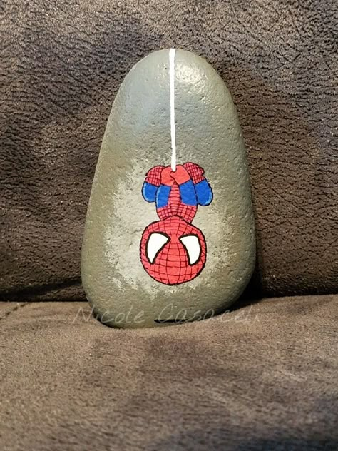 Rock Design Ideas, River Stones Crafts, Rocks Design, Diy River Rock, Happy Rock, Diy Rock Art, Stone Art Painting, Painted Rocks Kids, Painted Rocks Craft