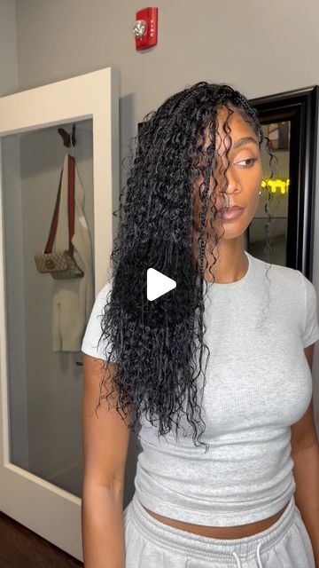 Oakbrook IL📍 on Instagram: "So Beautiful 😍 -January 🗓️ open Nov,30th at 10am -Book under gypsy mid-back #chicagobraider #knotless #bohobraids #gypsystyle #chicago #protectivestyles" Boho Braids Mid Back, Knowles’s Boho Braids, Boho Knotless Braids Mid Back Length, Midback Boho Knotless Braids, Boho Braids Medium Length Hair, Knotless Box Braids Medium Boho, Mid Back Boho Knotless Braids, Boho Knotless Braids Medium Length, Mid Back Knotless Braids