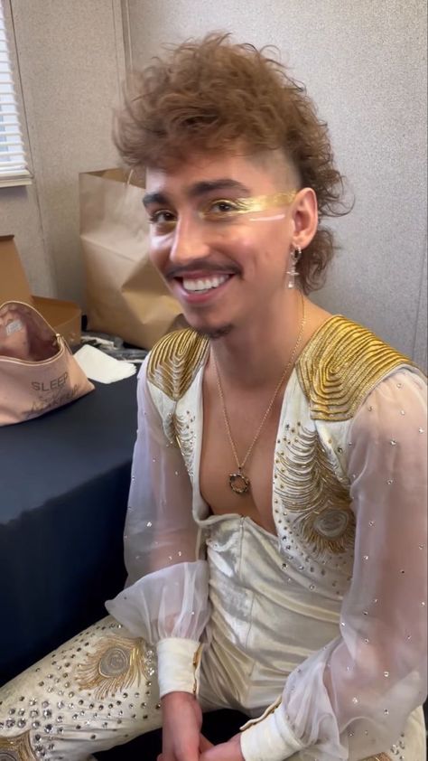 Josh Kiszka Rhinestone Diary, Concert Makeup, Elf Man, Josh Kiszka, Charli Xcx, Fleetwood Mac, Music Photography, Beautiful Soul, Aesthetic Pictures