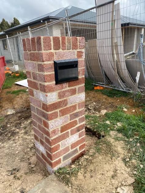 Brick Mail Box, Brick Letterbox Ideas, Diy Letterbox, Brick Letterbox, Brick Mailbox, Flip Ideas, Letter Boxes, Front Facade, House Letters