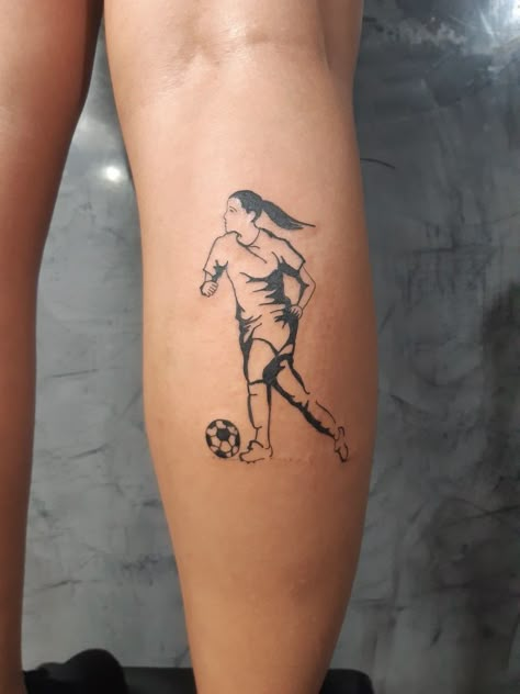 Football Tattoos For Women, Sport Tattoo Ideas Women, Sports Tattoos Women, Tattoo Futbol Ideas, Women Calves Tattoo, Soccer Tattoos, Jack Tattoo, Football Tattoo, Believe Tattoos