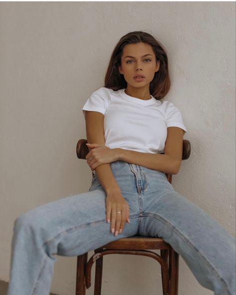 White T And Jeans Photoshoot, Jeans And T Shirt Photoshoot, Jeans And Tshirt Photoshoot, Jeans And White T Shirt Photoshoot, Jeans And Top Photoshoot, Jean And White Shirt Photoshoot, Tshirt And Jeans Photoshoot Ideas, Blue Jeans White Shirt Photoshoot, Jeans White Shirt Photoshoot