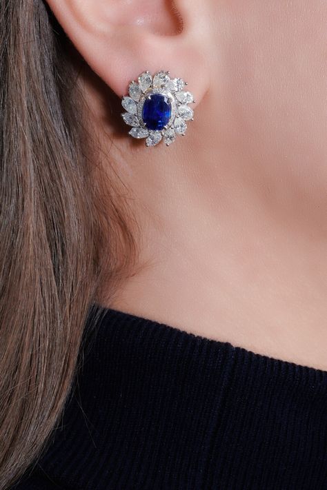 Old Money Jewelry, Sapphire Diamond Earrings, Heavy Jewellery, Blue Diamond Earrings, Sapphire Diamond Necklace, Money Jewelry, Magnificent Jewels, Ear Piece, Ruby And Sapphire