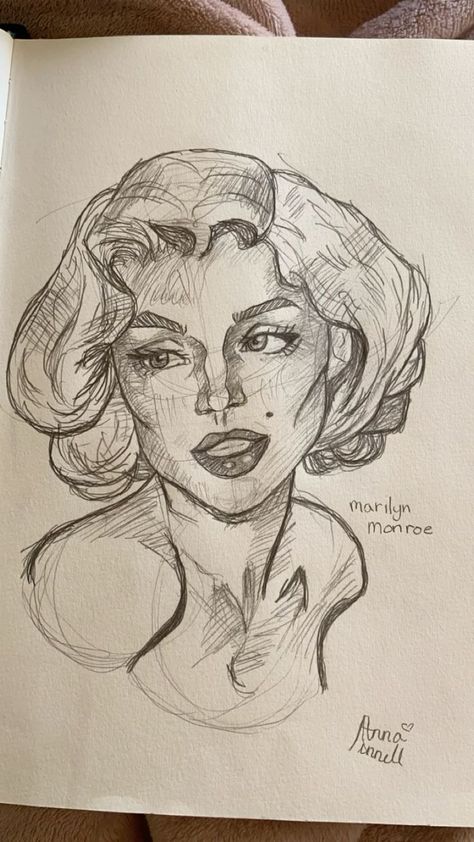 Marilyn Monroe Portrait Drawing, Portrait Drawing Of Celebrities, Paintings Of Celebrities, Marilyn Monroe Drawing Sketches, Marilyn Monroe Drawings, Sketch Book Portrait, Celebrity Portraits Drawing Easy, Marilyn Monroe Drawing Easy, Marlyne Monro Drawings