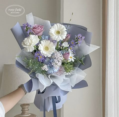 Korean Florist Aesthetic, Blue Pink Bouquet, Pink And Blue Flower Bouquet, Korean Flower Bouquet Aesthetic, Pink And Blue Bouquet, Korean Bouquet, Graduation Flowers Bouquet, Blue Flowers Bouquet, Ribbon Flowers Bouquet