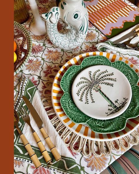 Tafel Decor, Splendour In The Grass, Table Setting Inspiration, Cerámica Ideas, Table Setting Decor, Summer Tables, Pretty Tables, The Grass, Pottery Painting