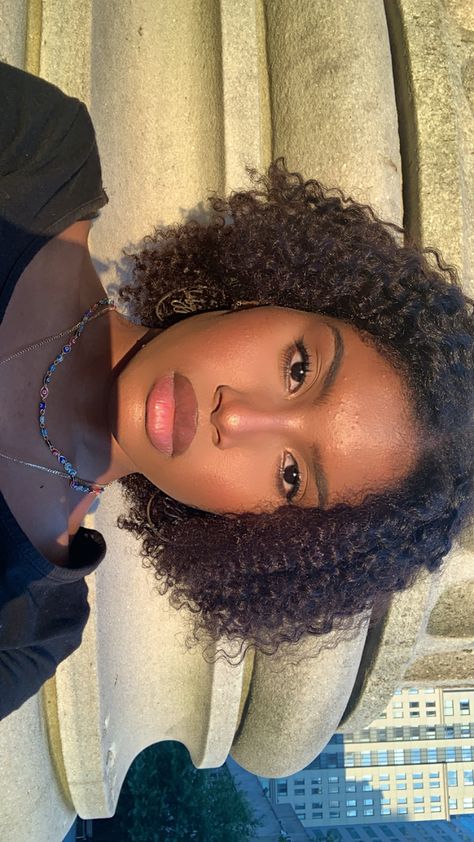 The sun was facing me and I wanted to capture the moment of me looking good in golden hour moment. Okay that is all. Coily Bob Hairstyles, Short Curly 4b Hair, Short 4a Hair, Burnt Bridges, Medium Length Natural Hair, African Daisy, 4a Hair, 3c Hair, Natural Curly Hair Cuts