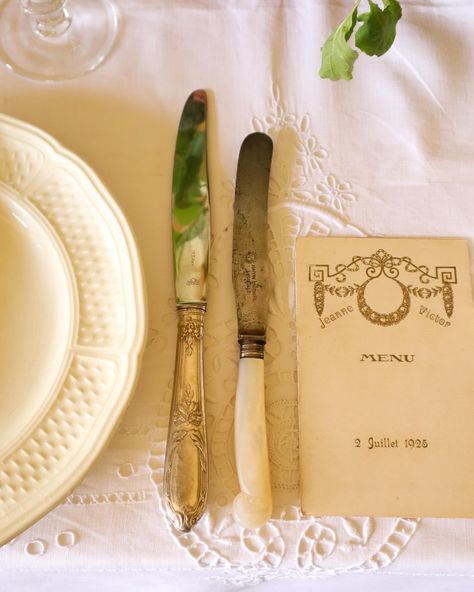 A beautiful set of English antique pearl pistol handle knives sitting pretty next to an antique French menu. J’adore ✨ Available online now ✨ #antiques #antiquetable #tablescape #tablestyling #maisonfete Antique Tableware, English Antiques, Sitting Pretty, Antique Table, Elegant Dining, French Country, French Antiques, Tablescapes, Instagram A