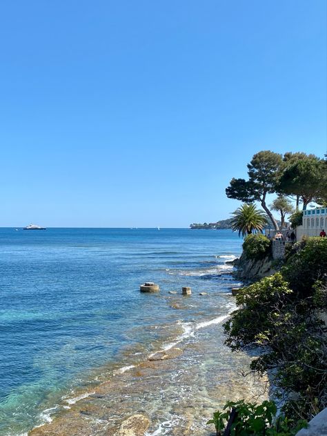 Sunny Day Pictures, Sea Beach Aesthetic, Clear Weather, Sun Aesthetic, Sky Day, Sky Pictures, Dslr Background Images, Sunny Weather, Clear Blue Sky