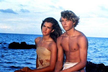 Brooke Shields and Christopher Atkins in The Blue Lagoon 1980 Brooke Shields Blue Lagoon, Blue Lagoon Movie, Christopher Atkins, The Blue Lagoon, Brooke Shields, Film Review, Blue Lagoon, Movie Scenes, Halle