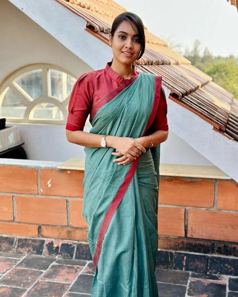 Pavithra Janani, Normal Blouse, Latest Saree Blouse, Stitching Designs, Saree Blouse Styles, Cotton Saree Blouse Designs, Cotton Blouse Design, Blouse Stitching, Best Blouse Designs