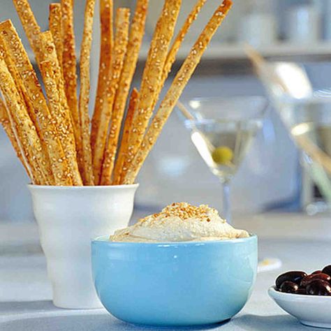 Sesame Crunch Sticks Sesame Seed Recipes, Pretzel Roll Recipe, Puff Pastry Ideas, Pretzel Roll, Cheese Straws Recipe, Cookie Breakfast, Sesame Seeds Recipes, Brunch Pastries, Savory Cookies