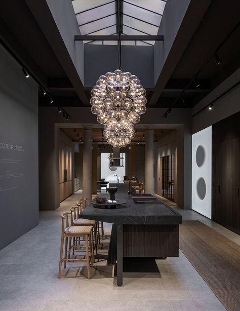 Graphite Kitchen, Design Manifesto, Arclinea Kitchen, Interior Showroom, Manifesto Design, Kitchen Innovation, Kitchen Finishes, Milan Design, Elegant Kitchens