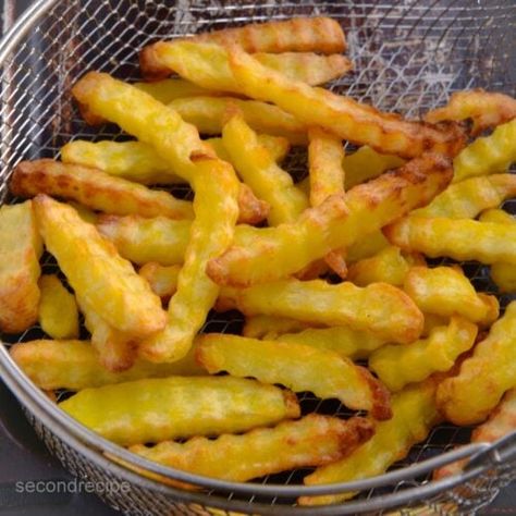 Crinkle fries in air fryer | how to make crinkle fries - SecondRecipe Reheat French Fries, Fries In Air Fryer, Air Fry French Fries, Accordion Potato, Crinkle Fries, Crinkle Cut Fries, Homemade French Fries, Air Fryer Recipe, Countertop Oven