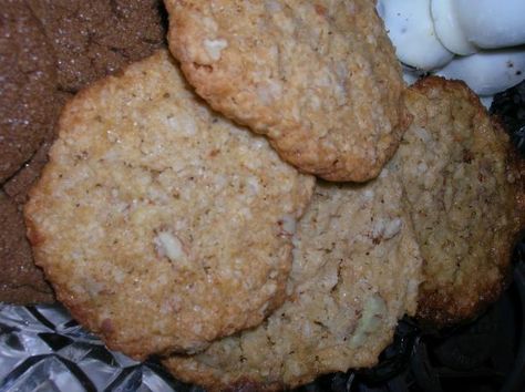 I will use chocolate chip vs pecans Refrigerator Cookies Recipes, Quick Cooking Oats, Refrigerator Oatmeal, Refrigerator Cookies, Best Oatmeal Cookies, Coconut Oatmeal, Baking Recipes Cookies, Roll Cookies, Oatmeal Recipes