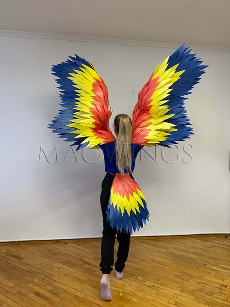 Parrot Costume Diy Women, Parrot Halloween Costume, Diy Bird Costume, Macaw Wings, Parrot Aesthetic, Macaw Costume, Arm Wings, Ara Parrot, Wings Bird