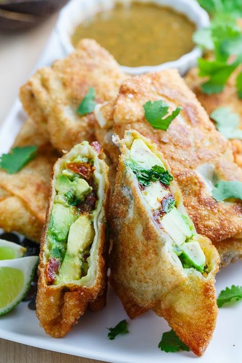 Cheesecake Factory Avocado Egg Rolls Cheesecake Factory Avocado Egg Rolls, Avocado Egg Rolls, Telur Gulung, Egg Rolls Recipe, Closet Cooking, Egg Roll Recipes, Roll Recipes, Cheesecake Factory, Think Food