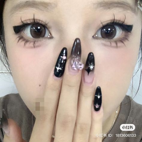 Black Nails Summer, Nails Xiaohongshu, Acubi Nails, Stargirl Nails, Pink Black Nails, Idol Nails, Peony Aesthetic, Diy Nails Easy, Korean Nail Art