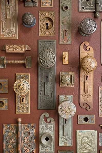 Arcula Design - Love these doorknobs! They give the feel of opening the door to a secret place! ~ SJZ Themed Restaurant, Door Knobs And Knockers, Vintage Door Knobs, Antique Door Knobs, Secret Place, Door Fittings, Antiques Furniture, Cool Doors, Carved Doors