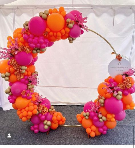 Pink Orange Yellow Balloons, Mexican Backdrop Balloons, Gold Arch Backdrop With Balloons, Bright Pink Balloon Garland, Hot Pink And Orange Balloon Garland, Pink And Orange Photo Backdrop, Pink Orange White Balloon Garland, Orange Pink And Gold Party, Pink And Orange Balloon Backdrop