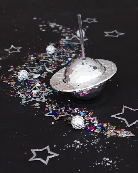 An Intergalactic NYE Party | Oh Happy Day! Black Hole Art, Alien Birthday Party, Alien Party, Astronaut Party, Space Theme Party, Outer Space Party, Disco Theme, Outer Space Birthday, Space Birthday Party