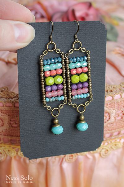 Diy Dangle Earrings Ideas, Seed Bead Earrings Diy, Boho Jewelry Earrings, Anting Manik, Earrings Patterns, Jewelry Colorful, Beaded Earrings Diy, Beading Jewelery, Handmade Jewelry Earrings