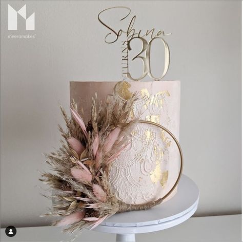 Boho 40th Birthday Cake, Boho Cakes Birthdays, Boho Cakes Ideas, Rustic Birthday Cake For Women, Boho Birthday Cake For Women, Boho Cake Design, Pink Boho Cake, Boho Cake Ideas, Elegant 50th Birthday Ideas For Women