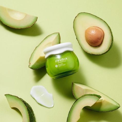 Avocado Skincare, Ingredients Photography, Avocado Crema, Flaking Skin, Skincare Packaging, Beauty Products Photography, Beauty Cream, Skin Routine, Beauty Packaging