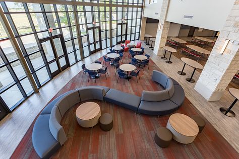 This stunning student commons is just one of the fabulous rooms that #HertzFurniture designed and installed this summer at UME Prep High School in TX.  More and more schools are creating shared commons areas to give students a comfortable place to study, eat, or just chill. School Study Room Design, School Lounge Area, Student Common Room Design, High School Lounge Area, Study Room For Students, School Hangout Area, School Lounge Design, Student Lounge Ideas Schools, School Lounge Ideas