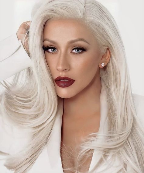 Christina Aguilera Makeup, Christina Aguilera Now, Christina Aguilera Hair, Female Drawing Poses, Evan Rachel Wood, Gentlemen Prefer Blondes, Celebrity Singers, Christina Aguilera, Woman Crush