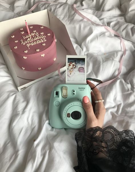 23 Bday, Simple Birthday Decorations, Cute Birthday Pictures, 21st Birthday Photoshoot, Birthday Ideas For Her, Mini Cakes Birthday, Creative Birthday Cakes, Birthday Posts, 19th Birthday