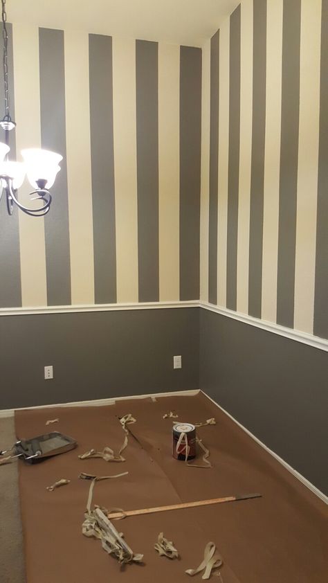 Color Stripes Wall, Stripped Painted Walls, Stripped Wall Paint, Stripe Paint Ideas For Walls, Stripe Wall Paint Ideas, Thick Stripe Accent Wall, Horizontal Wall Stripes Paint Ideas, Accent Wall Stripes Vertical, Grey And White Striped Wall