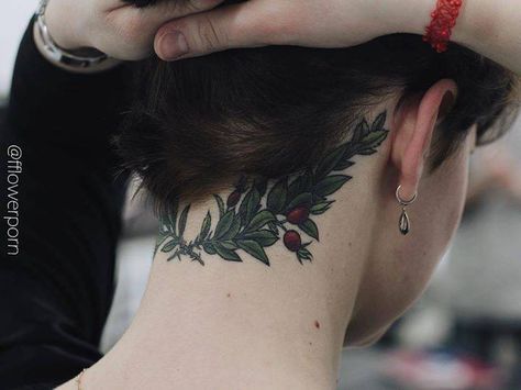 Healed and a bit hairy laurel wreath with briar berries on Kate Tattoo Artist… More Above Ear Tattoo, Back Of Neck Hairline Tattoos For Women, Nape Of Neck Tattoo, Laurel Wreath Tattoo, Tumblr Tattoo, Tatoo 3d, Wreath Tattoo, Leaf Tattoo, Diy Tattoo