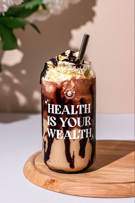 Chocolate caramel smoothie Focus Foods, Food Product, Chocolate Caramel, Protein Smoothie, Superfoods, Food Styling, Of Course, The Light, Summer Vibes