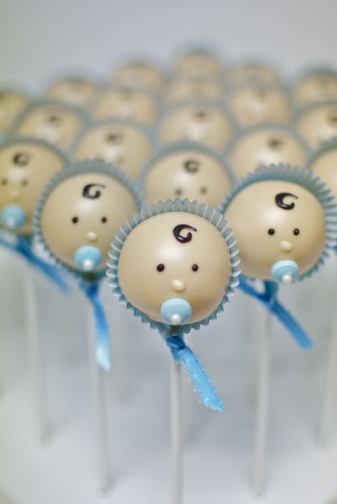 Baby Shower Kuchen, Gateau Baby Shower Garcon, Baby Cake Pops, Cake Pop Designs, Baby Shower Snacks, Baby Shower Chocolate, Baby Shower Sweets, Idee Babyshower, Pop Baby Showers