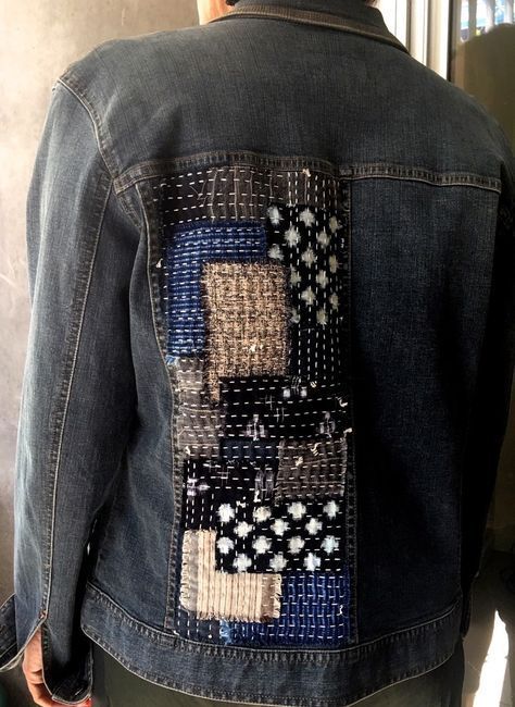 Sashiko Jacket, Japanese Boro Textiles, How To Patch Jeans, Denim Jacket Embroidery, Denim Refashion, Boro Stitching, Куклы American Girl, Mending Clothes, Denim Embroidery