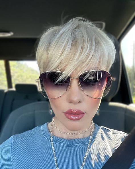 Melissa Smith - Over 40 Hair & Makeup | Want my haircut?👇what to tell/show your stylist… •Haircut is called a Pixie Bob or Bixie. •4.5-6 inch asymmetrical fringe •Top is 5 inches... | Instagram Over 40 Hair, Curling Iron Size, Melissa Smith, Asymmetrical Pixie Cuts, My Haircut, The Haircut, Asymmetrical Pixie, Framing Layers, The Golden Girls