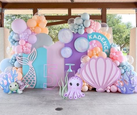 Mermaid Decorations Party, Baloon Garland, Mermaid Backdrop, Wedding Celebration Party, Floating In The Ocean, Mermaid Birthday Decorations, Ocean Birthday Party, Mermaid Birthday Party Decorations, Mermaid Theme Birthday Party