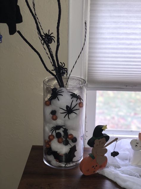 Vase Halloween Decor, Halloween Vase Filler, Halloween Vase Ideas, Halloween Vase Filler Ideas, Fall Vase Filler Ideas, Front Entry Table, Front Entry Tables, Restaurant Decor Ideas, Vase Filler Ideas