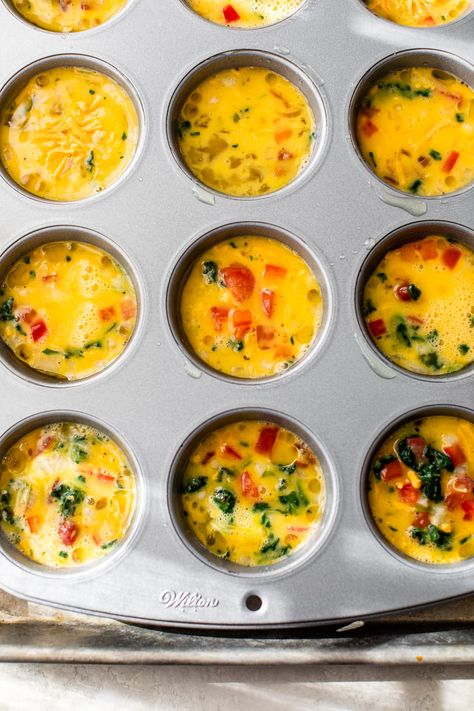 Fill these easy loaded egg muffins with any combination of veggies, cheese, and meats. Perfect to make ahead for the week. #eggs #eggmuffins #lowcarb #breakfast #healthyrecipes #healthybreakfast #weighwatcherrecipes Egg Beater Muffin Cups, Omelet Ingredients, Skinnytaste Breakfast, Macro Breakfast, Valentine Brunch, Fod Map, Omelet Muffins, Best Egg Recipes, Macro Diet