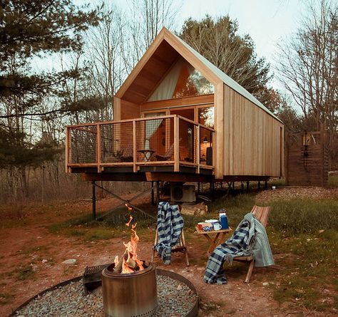 Glamping Inspiration, Loft Cabin, Tiny House Rentals, Lakefront Living, Small Log Cabin, French Country House Plans, Cool Tree Houses, Tiny House Inspiration, Retreat House