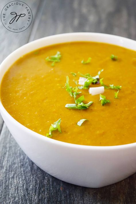 Kabocha Squash Soup Recipe Clean Soups, Healthy Delicious Soups, Kabocha Squash Soup, Japanese Pumpkin, Roasted Kabocha Squash, Thai Soup, Healthy Soups, Squash Soup Recipe, Kabocha Squash