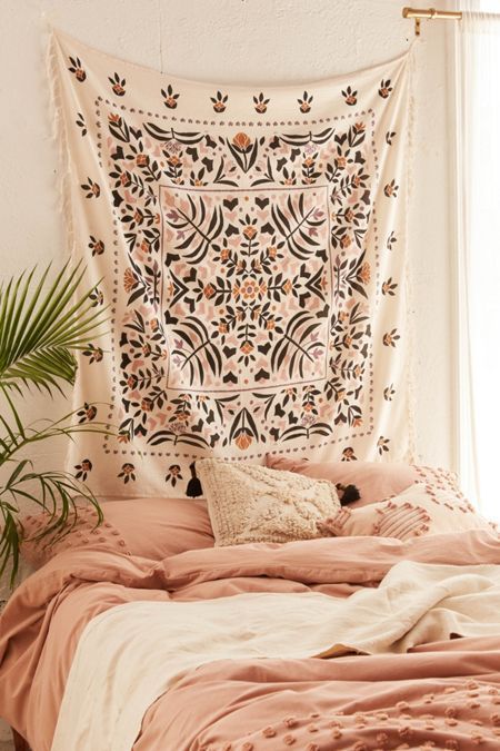 bedroom decor Harlow Folk Floral Tapestry - Beautiful Home Ideas - Dorm Room İdeas Room Inspira Folk Floral, Cute Dorm Rooms, Tapestry Bedroom, Floral Tapestry, Decor Guide, Ballard Designs, Dorm Room Decor, Johannesburg, Boho Bedroom