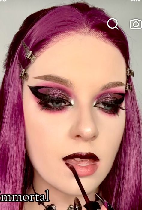 Pink Goth, Pink Eye Makeup, Black Eyeshadow, Party Fits, Pink Eyes, Pink And Black, Eye Makeup, Makeup, Hair