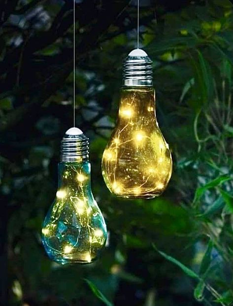 Lightbulb Terrarium, Diy Light Bulb Crafts, Vintage Lighting Diy, Diy Light Bulb, Mason Jar Gifts Diy, Light Bulb Art, Light Bulb Crafts, Vintage Industrial Lighting, Vintage Light Bulbs