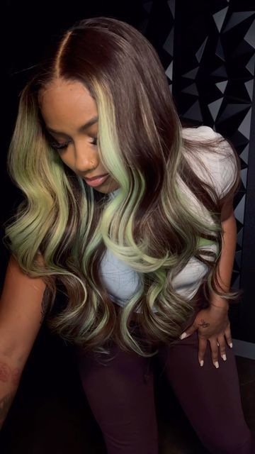 Brown And Green Hair, Faux Highlights, Mint Green Hair, Mint Aesthetic, October Books, Black Brown Hair, Mint Hair, Chocolate Hair, Hair Dyes